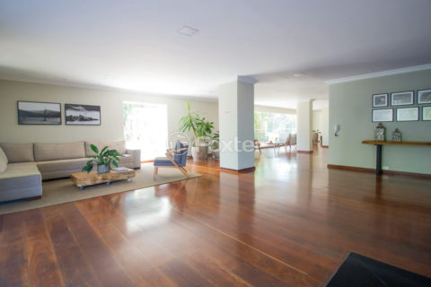 Image 37 - 1035284