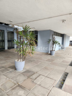 Image 28 - 1035325