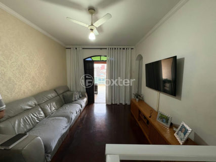 Image 7 - 1035411