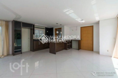 Image 4 - 1035431