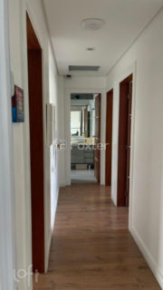 Image 37 - 1035472