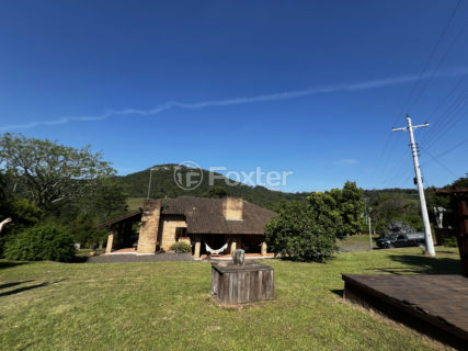 Image 17 - 1035477