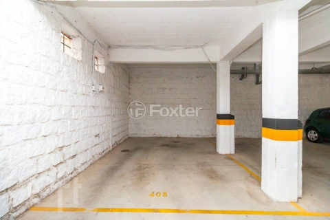 Image 21 - 1035526
