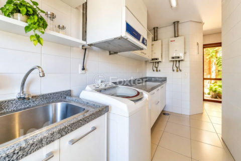 Image 11 - 1035539