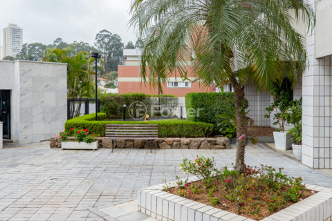 Image 38 - 1035545