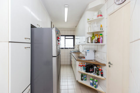 Image 21 - 1035545