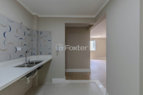 Image 7 - 1035557
