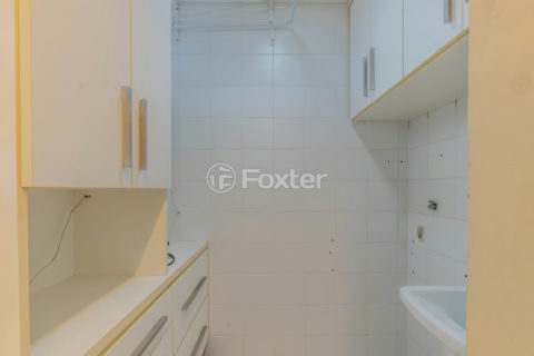 Image 20 - 1035560