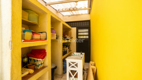 Image 8 - 1035561