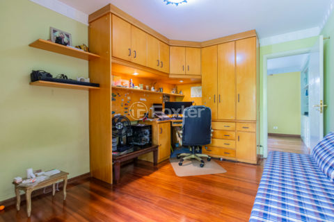 Image 34 - 1035562