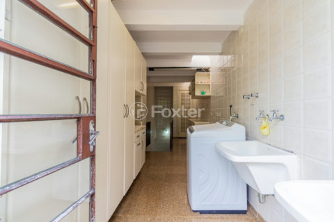 Image 49 - 1035562