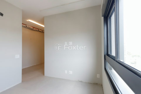 Image 37 - 1035577