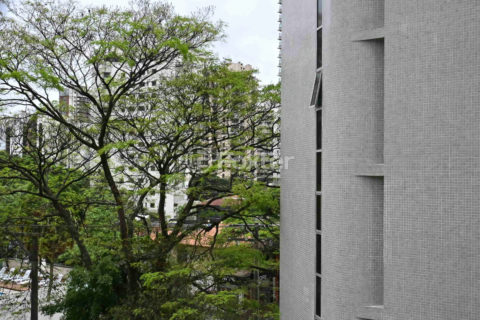 Image 19 - 1035586