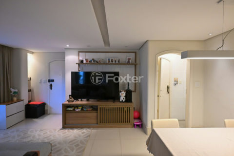 Image 4 - 1035586