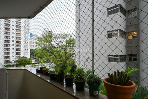 Image 9 - 1035586