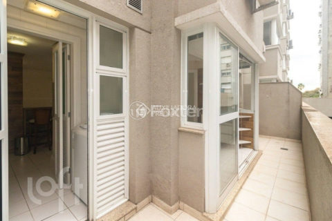 Image 21 - 1035641