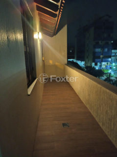 Image 22 - 1035656