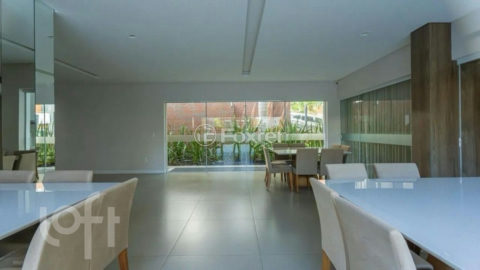 Image 30 - 1035659