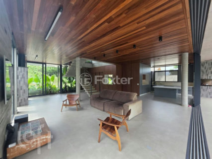 Image 7 - 1035683