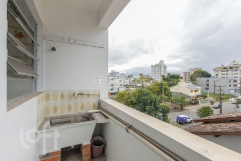 Image 32 - 1035685