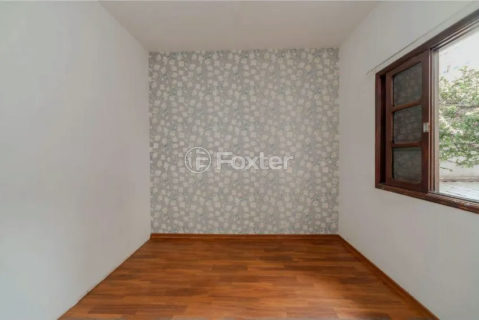 Image 4 - 1035700