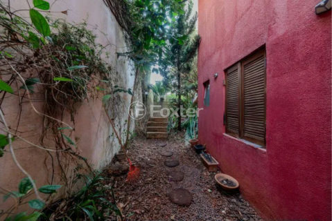 Image 23 - 1035700
