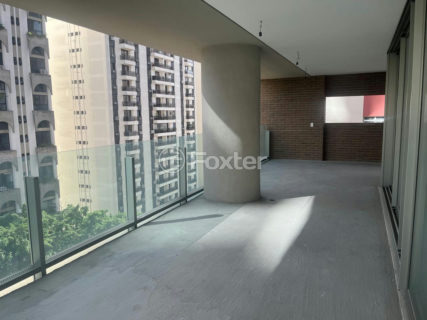 Image 4 - 1035713