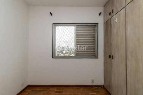 Image 32 - 1035785