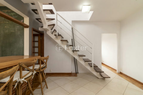 Image 21 - 1035785