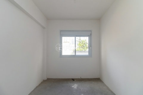 Image 30 - 1035810
