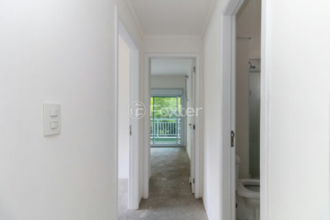 Image 21 - 1035810
