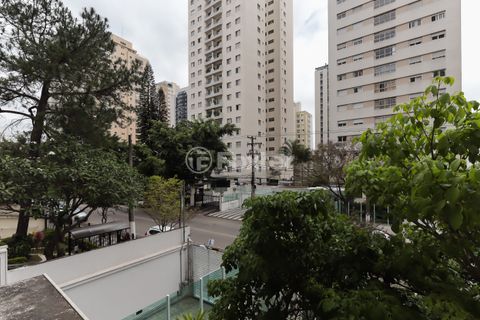 Image 30 - 1035816
