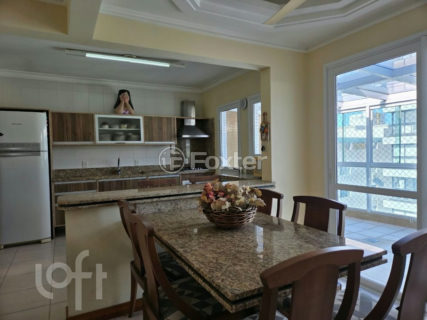 Image 4 - 1035820