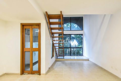 Image 22 - 1035862