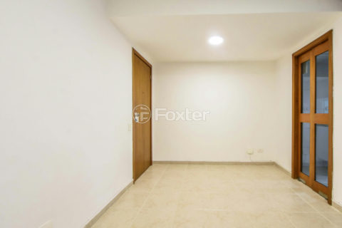 Image 7 - 1035862