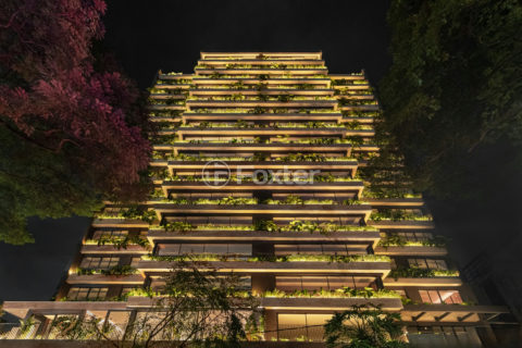 Image 40 - 1035945