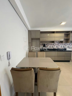 Image 21 - 1035958