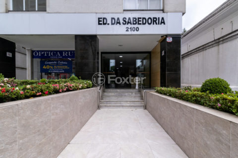 Image 28 - 1035971