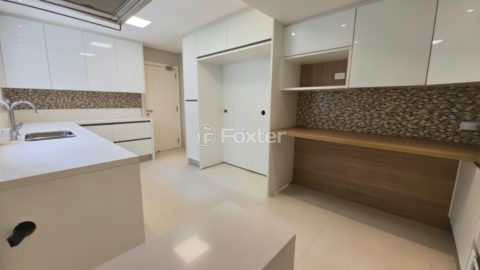 Image 32 - 1035977