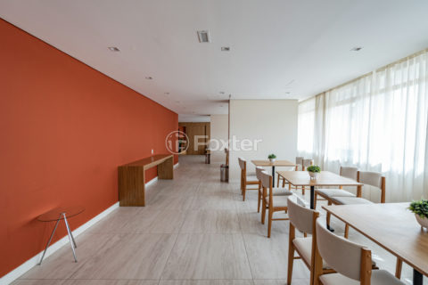 Image 7 - 1035979