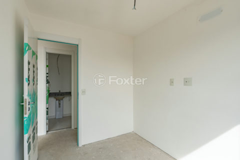 Image 27 - 1035979