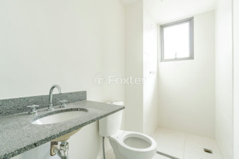 Image 33 - 1035979
