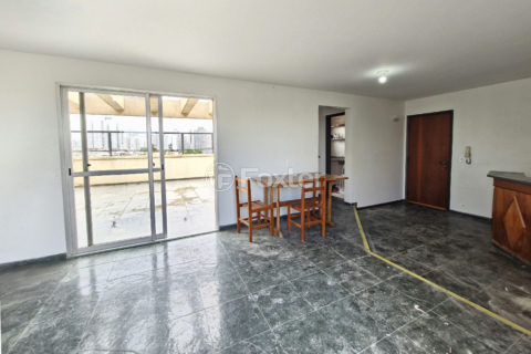 Image 33 - 1035980