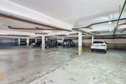 Image 42 - 1035983