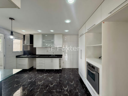 Image 39 - 1035984