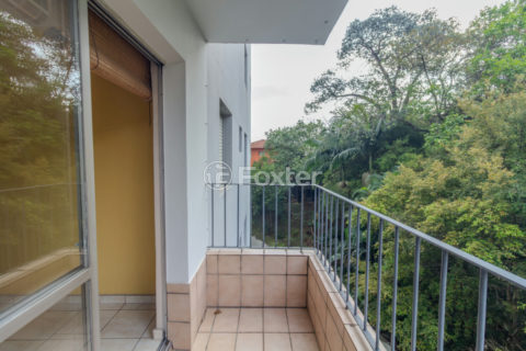 Image 8 - 1035990