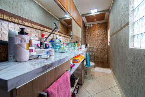 Image 35 - 1036050