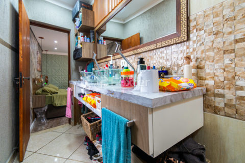 Image 33 - 1036050