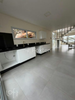 Image 33 - 1036096