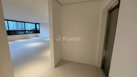 Image 3 - 1036326
